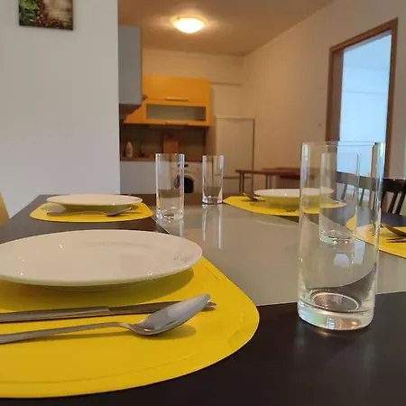 Velky Stylovy Apartman Vo Vybornej Lokalite Apartment